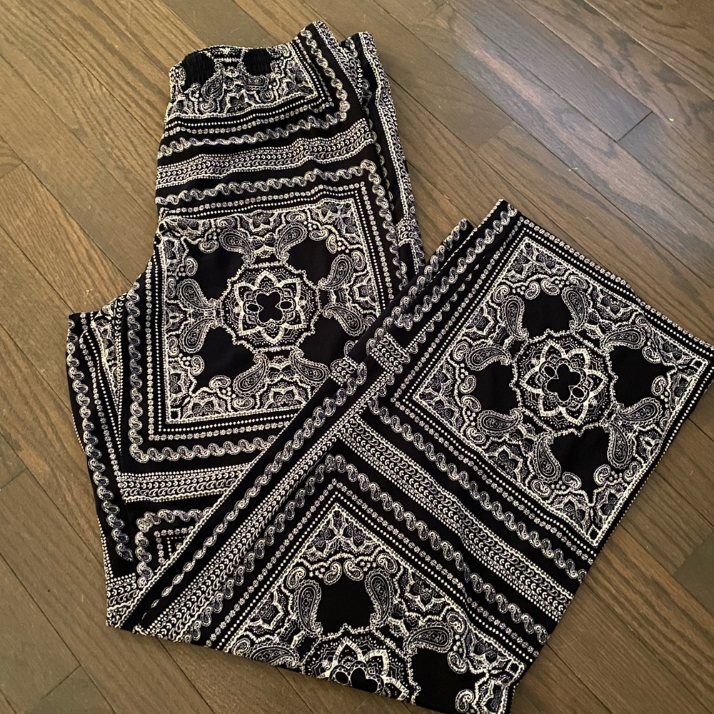 Premise patterned wide leg pants